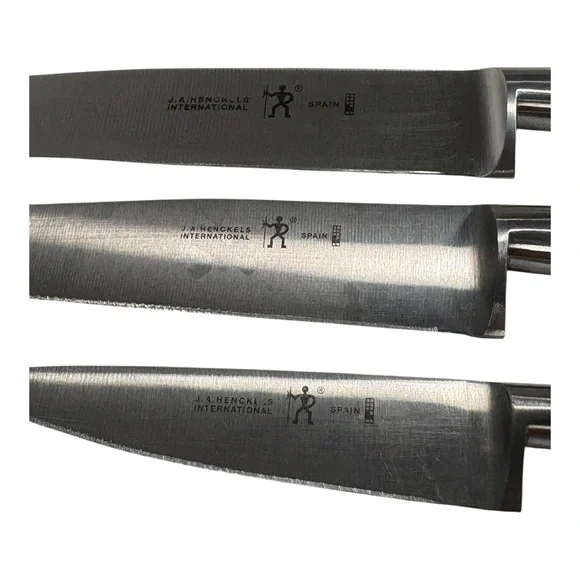 J.A. Henckels International 3-Piece Set 6" Chef 7.5" Carving 4" Paring Knives - Picture 4 of 9